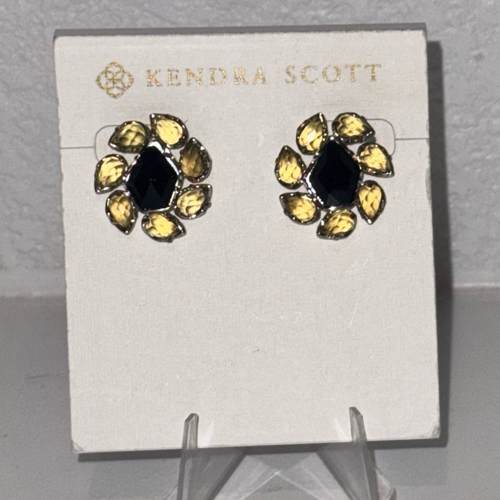 🎄⭐️Kendra Scott Darley Earrings (Vintage) 🎄⭐️